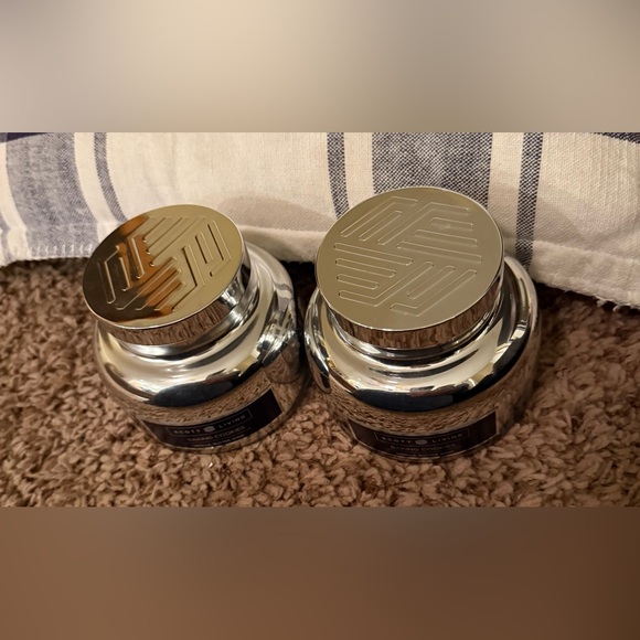 Scott Living Candles “Baking Cookies” NWT 18 ounces each 60 hours burn time - Picture 2 of 12